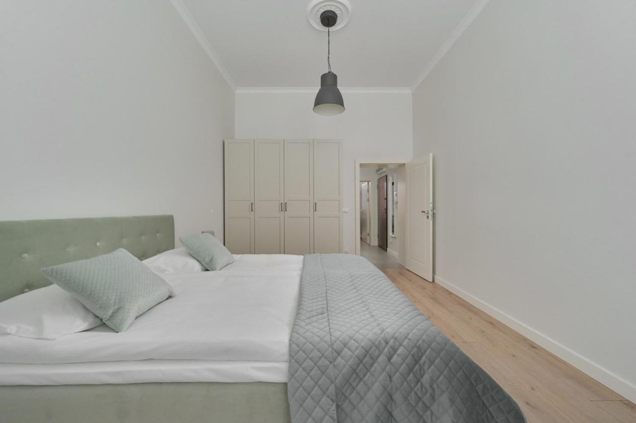 Apartment Pilsudskiego Stylish By Renters Wroclaw