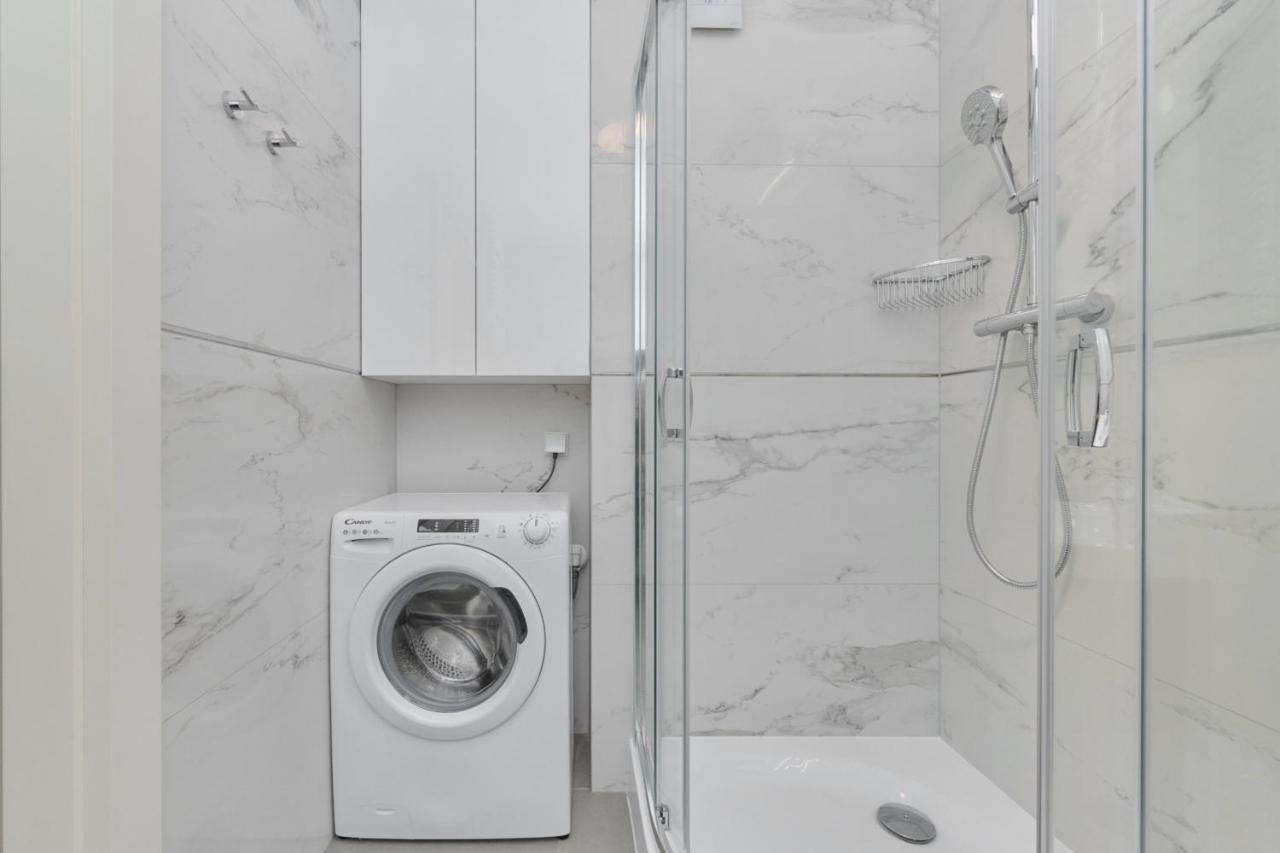 Apartment Pilsudskiego Stylish By Renters